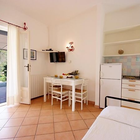 Casa Vacanze Dino Apartment Capoliveri  Ngoại thất bức ảnh