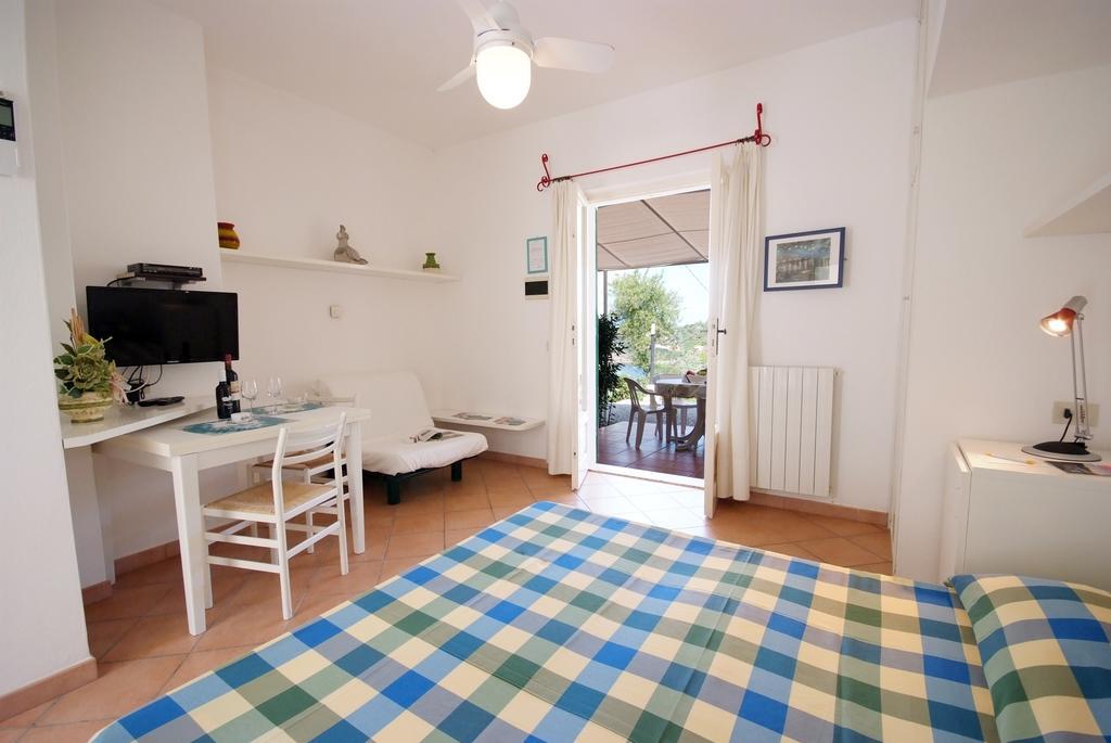 Casa Vacanze Dino Apartment Capoliveri  Ngoại thất bức ảnh