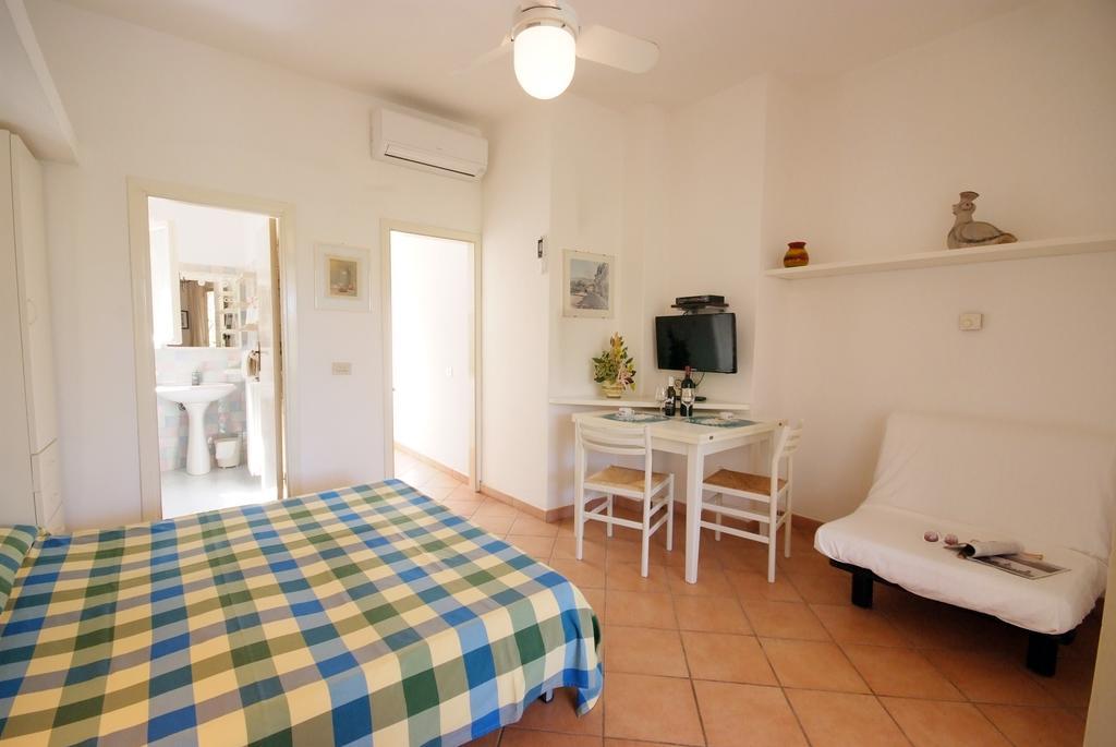 Casa Vacanze Dino Apartment Capoliveri  Ngoại thất bức ảnh